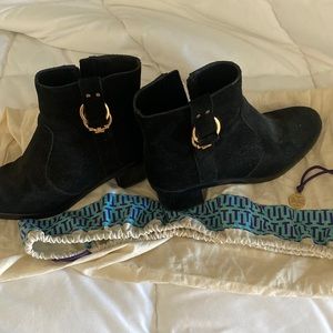Super Chic Tory Burch ankle booties